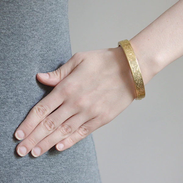 Art Deco 14kt Etched Gold Hinged Bangle Bracelet - Image 8