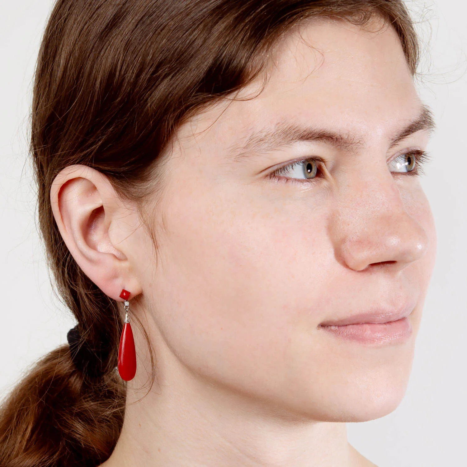 Art Deco Platinum and 18k Oxblood Coral and Diamond Drop Earring - Image 6