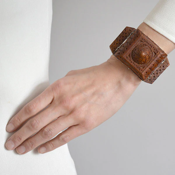 H. KLEISS Art Deco Sterling & Carved Wood Bracelet - Image 8