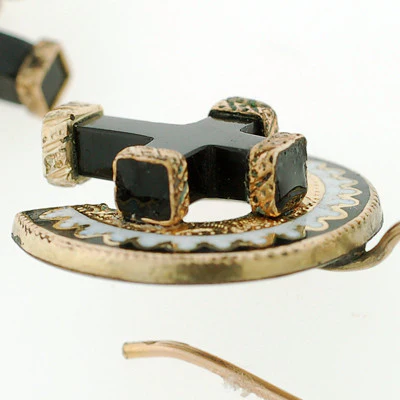 Victorian 15kt Onyx Cross & Enamel Earring & Pin Set - Image 5